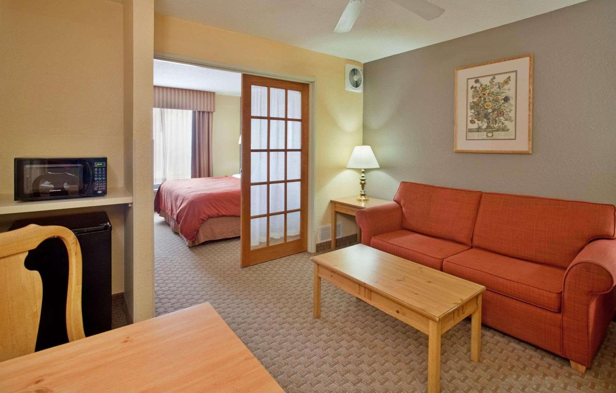 Country Inn & Suites By Radisson, Bloomington-Normal West, Il מראה חיצוני תמונה