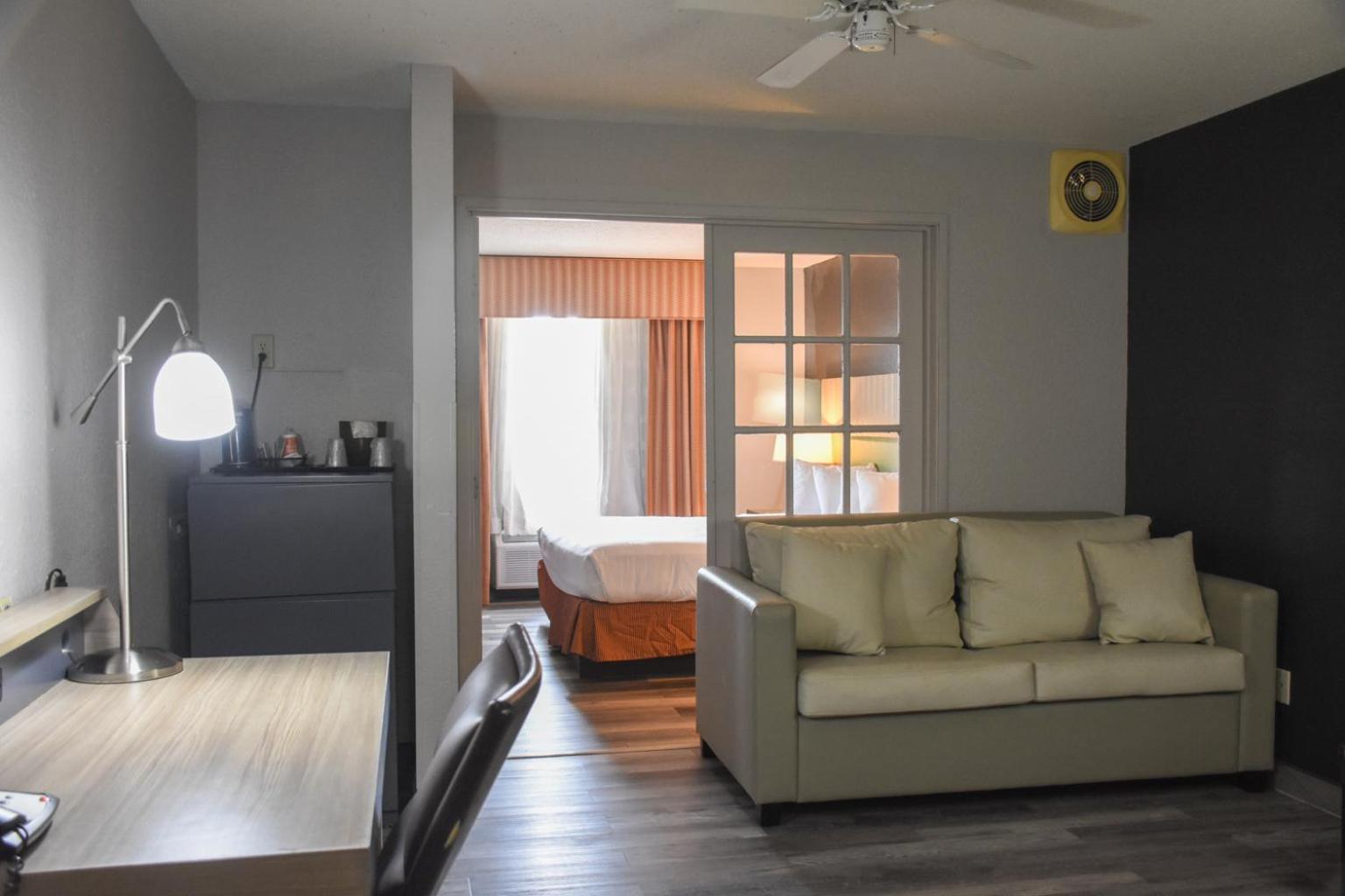 Country Inn & Suites By Radisson Bloomington-Normal West, Il מראה חיצוני תמונה